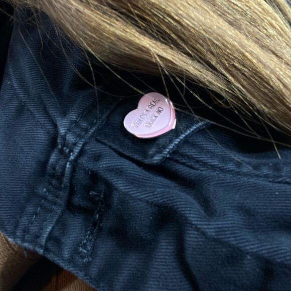 That’s a real quick no candy heart enamel pin - Picture 5 of 5